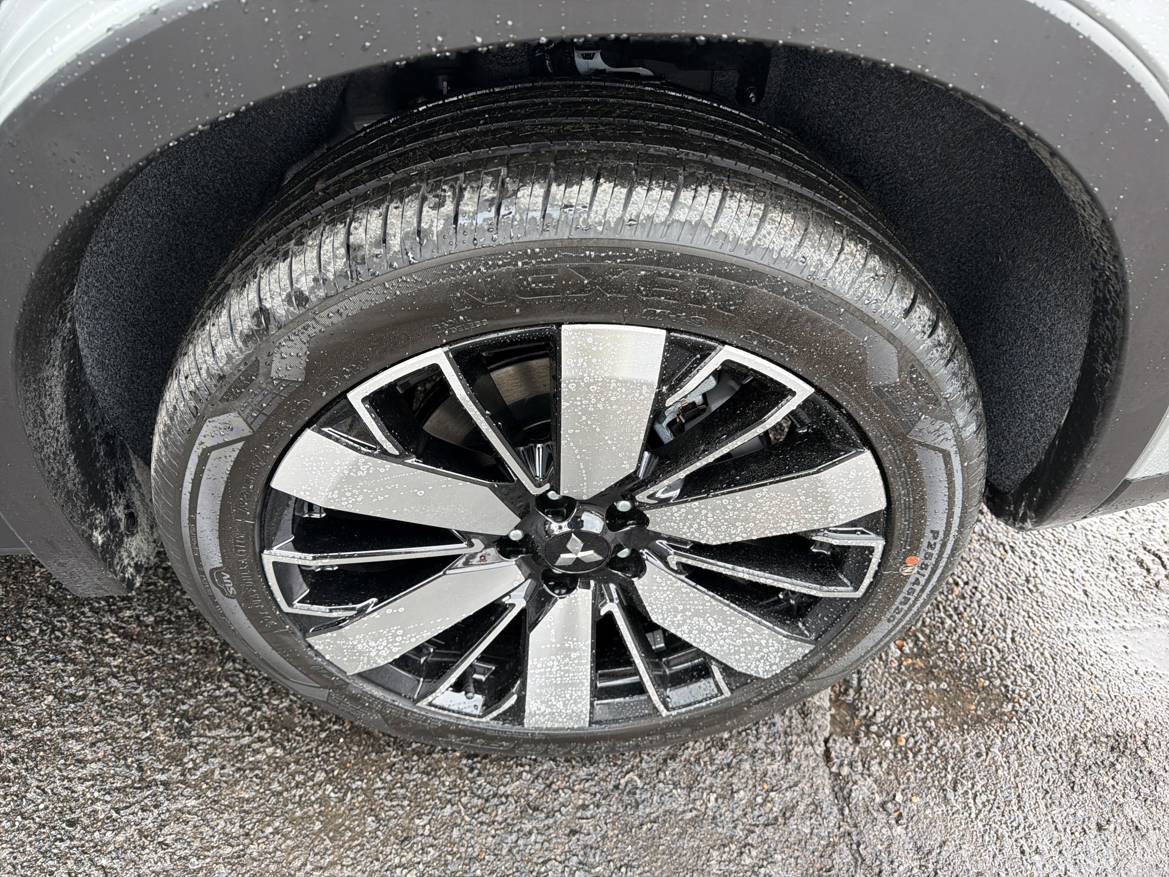 2026 Mitsubishi Outlander SE