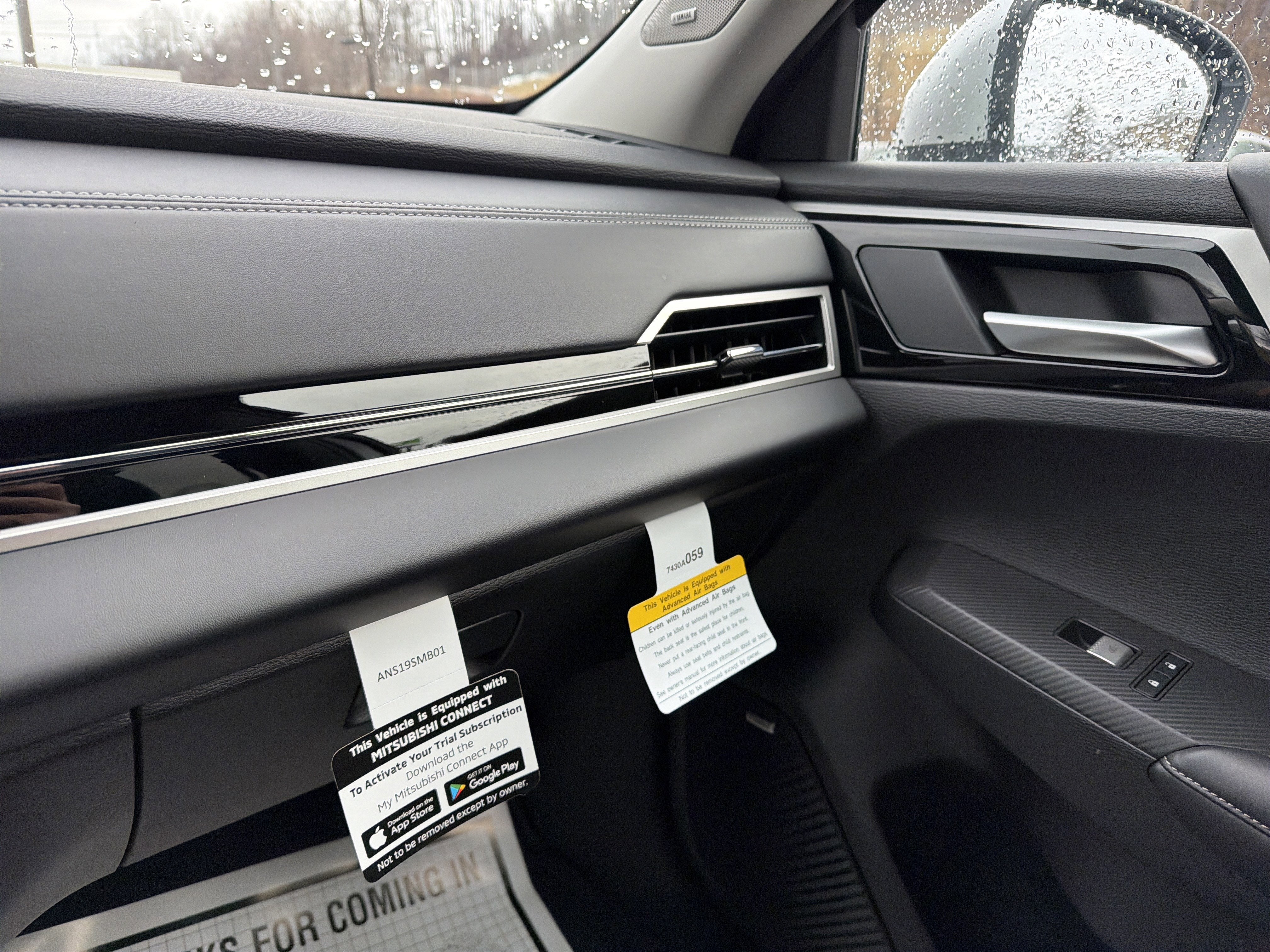 2026 Mitsubishi Outlander SE