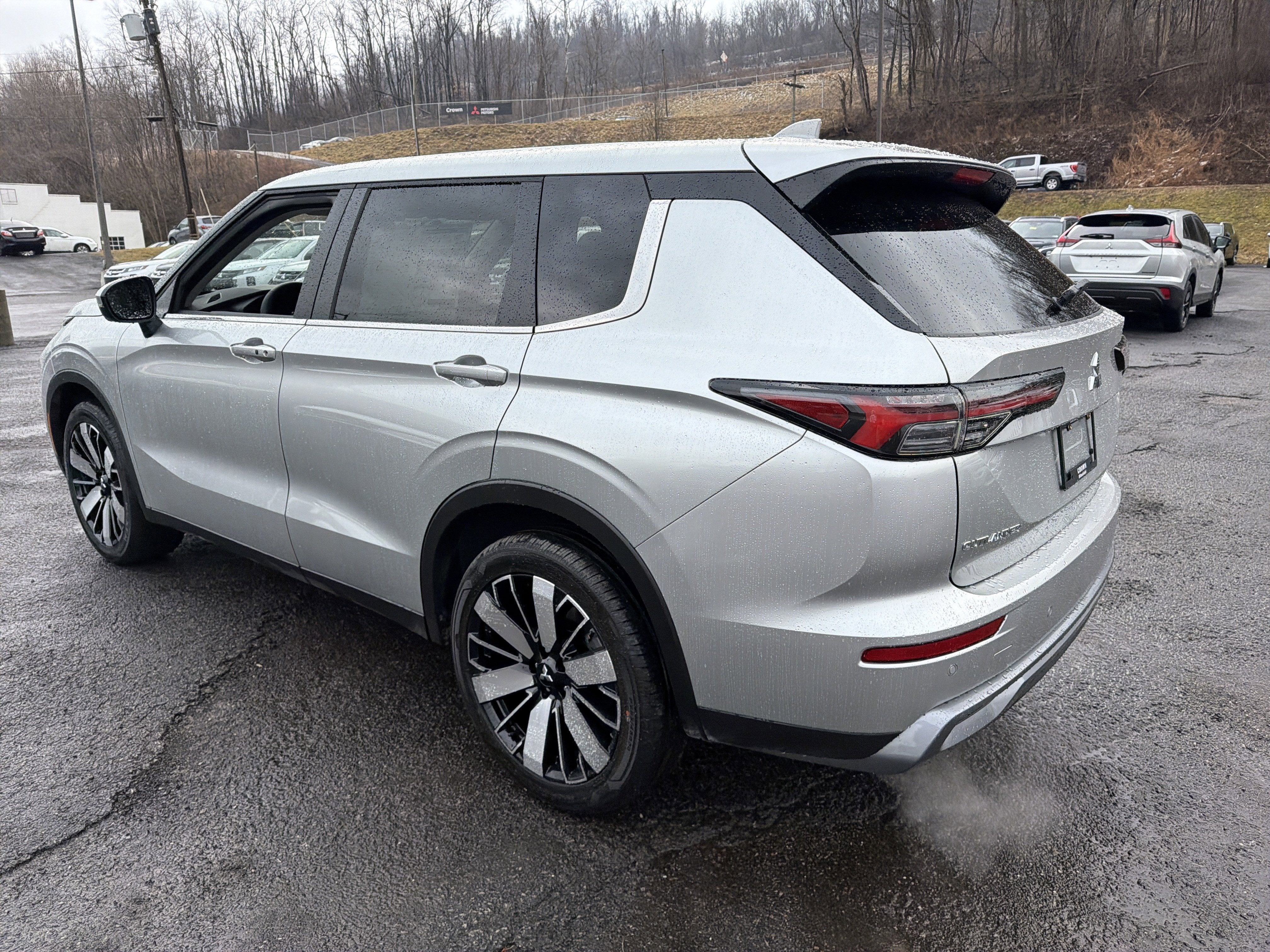 2026 Mitsubishi Outlander SE