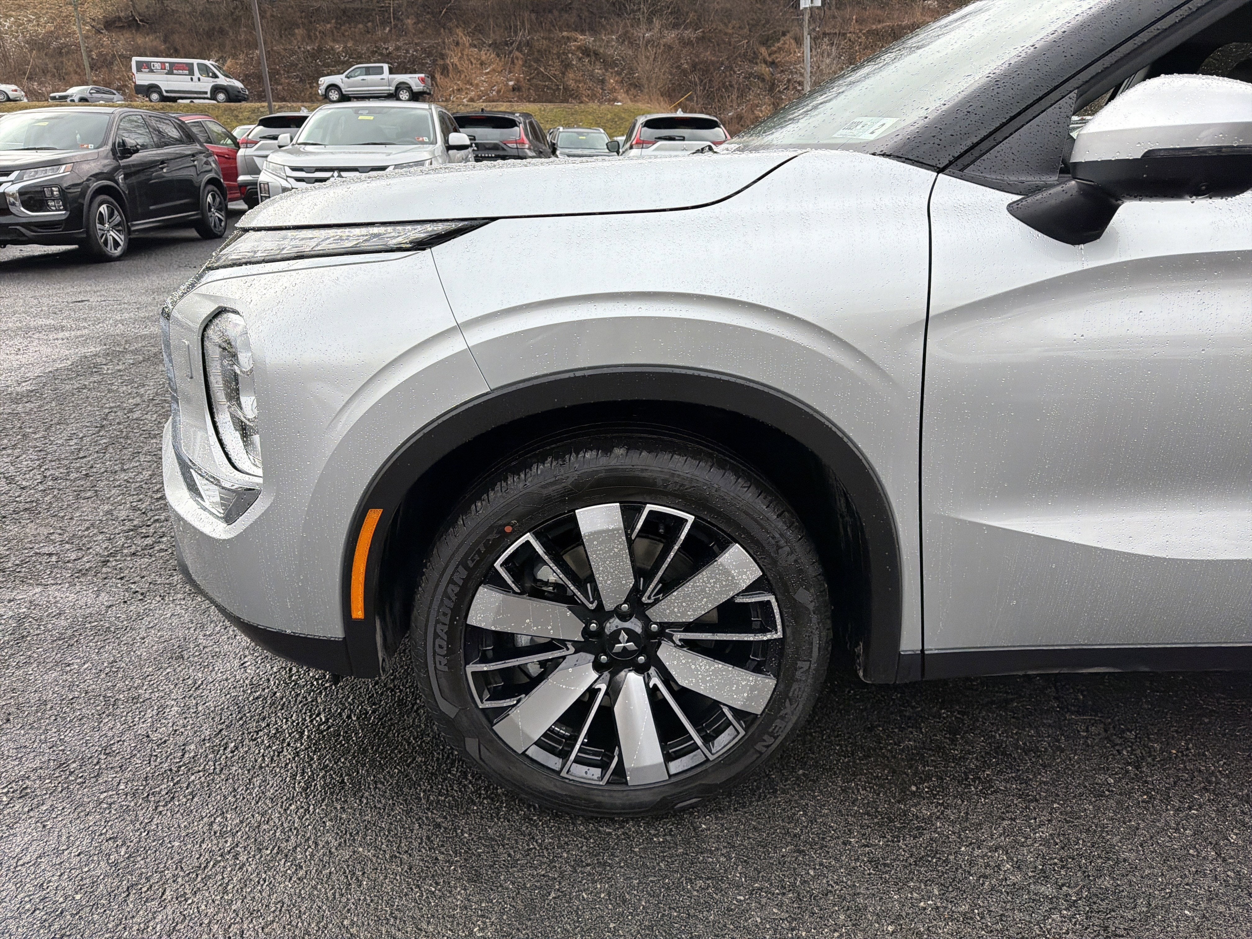 2026 Mitsubishi Outlander SE