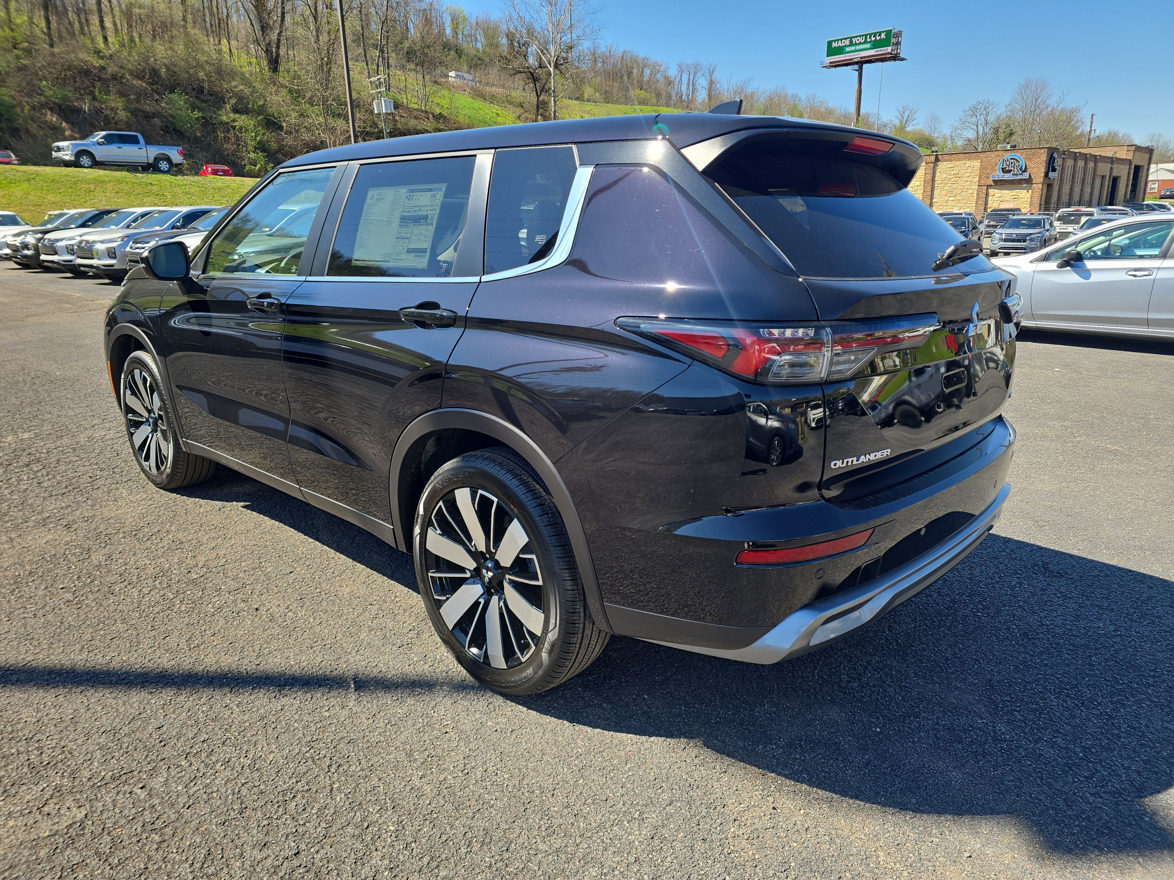 2026 Mitsubishi Outlander SE