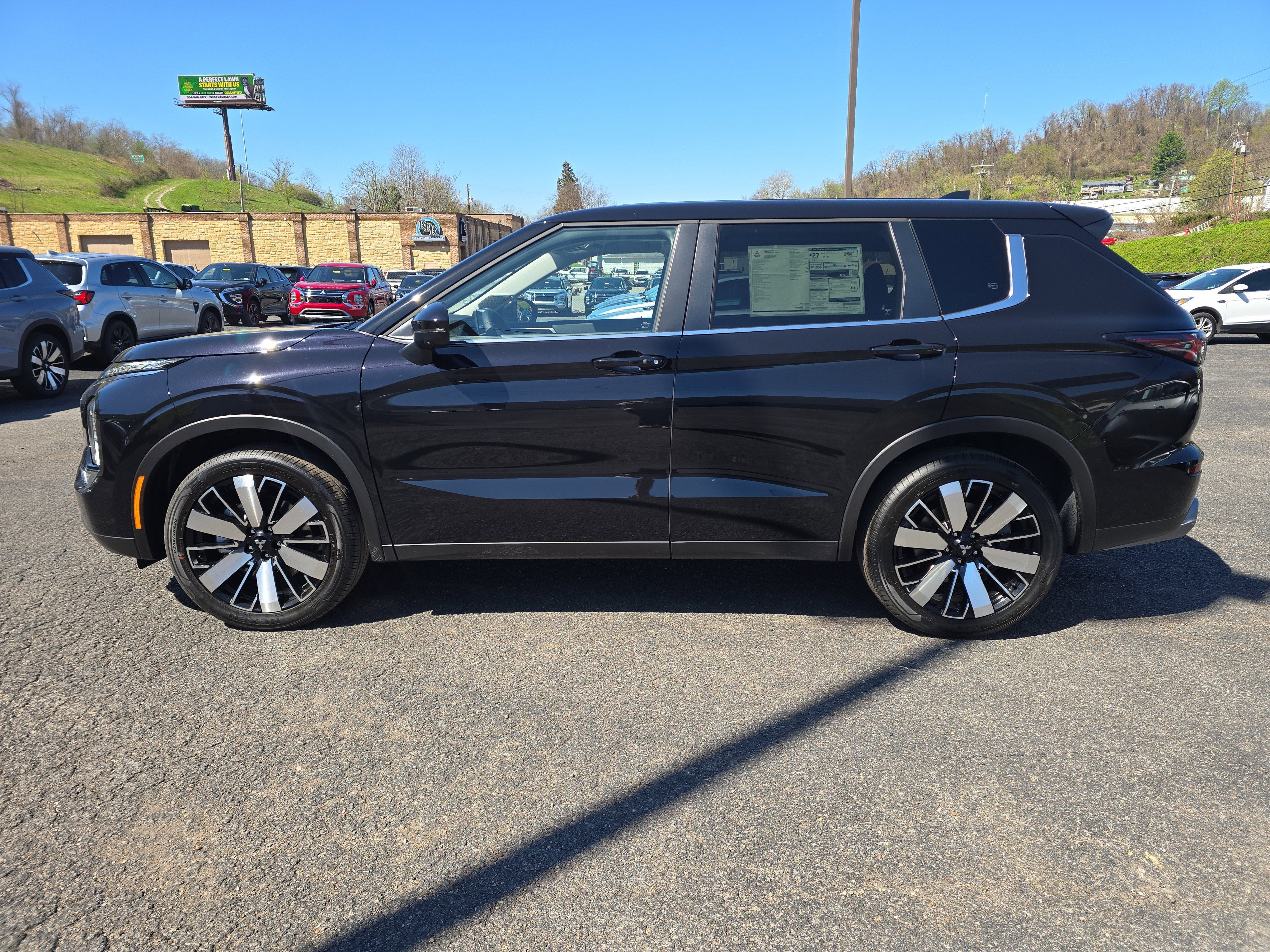 2026 Mitsubishi Outlander SE