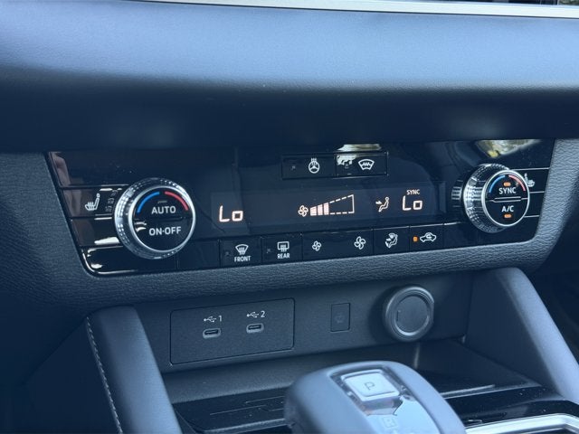 2026 Mitsubishi Outlander LE