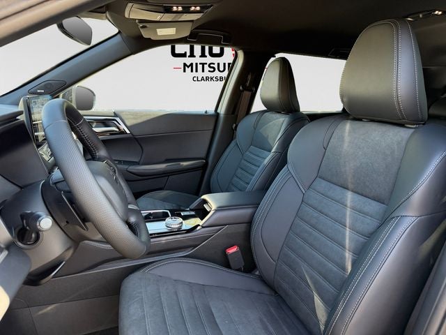 2026 Mitsubishi Outlander LE