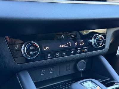 2026 Mitsubishi Outlander LE