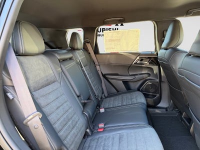 2026 Mitsubishi Outlander LE