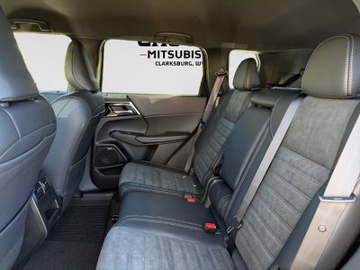 2026 Mitsubishi Outlander LE