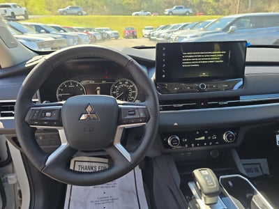 2026 Mitsubishi Outlander SE