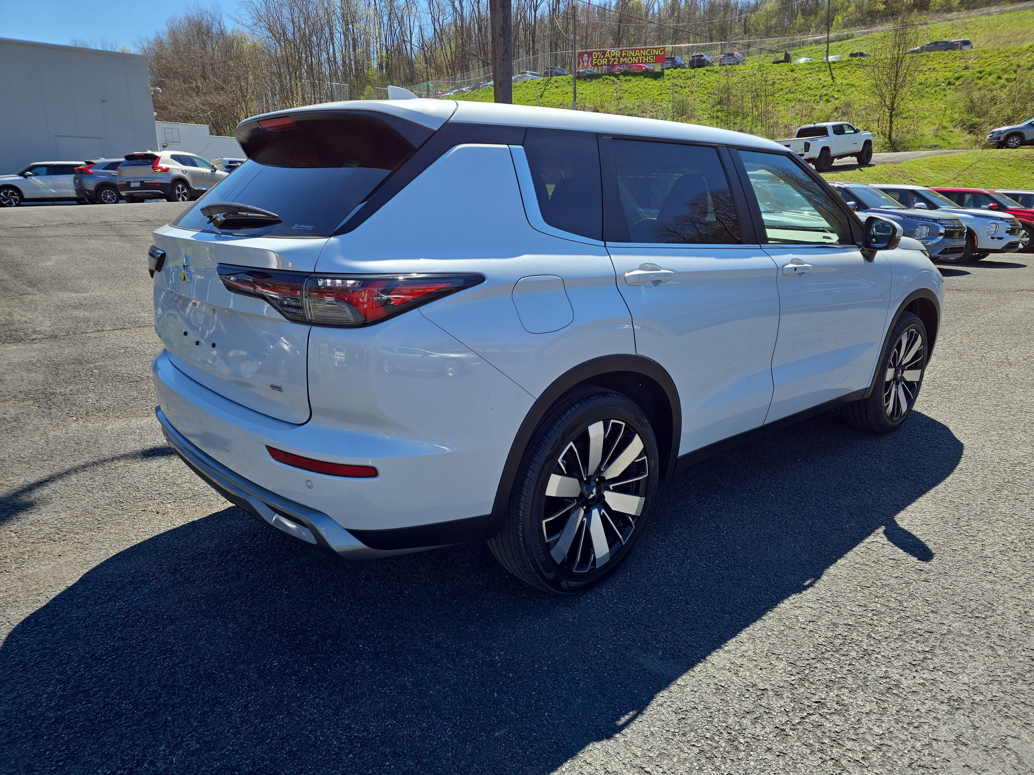 2026 Mitsubishi Outlander SE