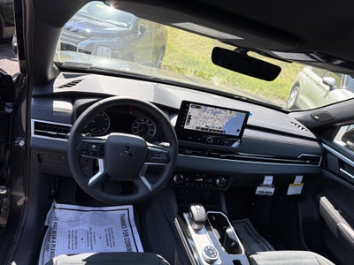 2026 Mitsubishi Outlander LE