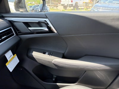 2026 Mitsubishi Outlander LE