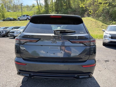 2026 Mitsubishi Outlander LE