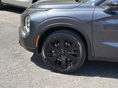 2026 Mitsubishi Outlander LE