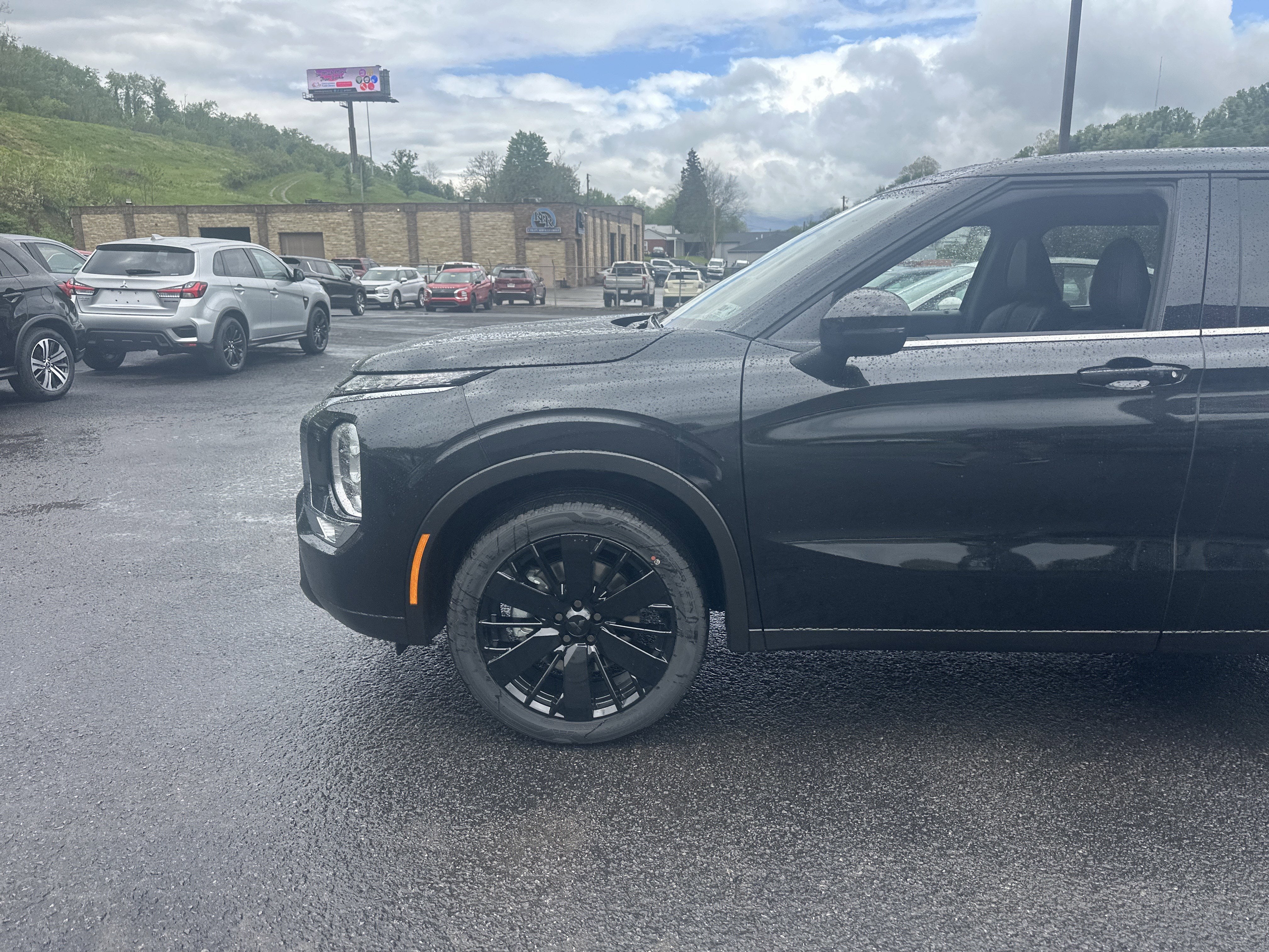 2026 Mitsubishi Outlander LE