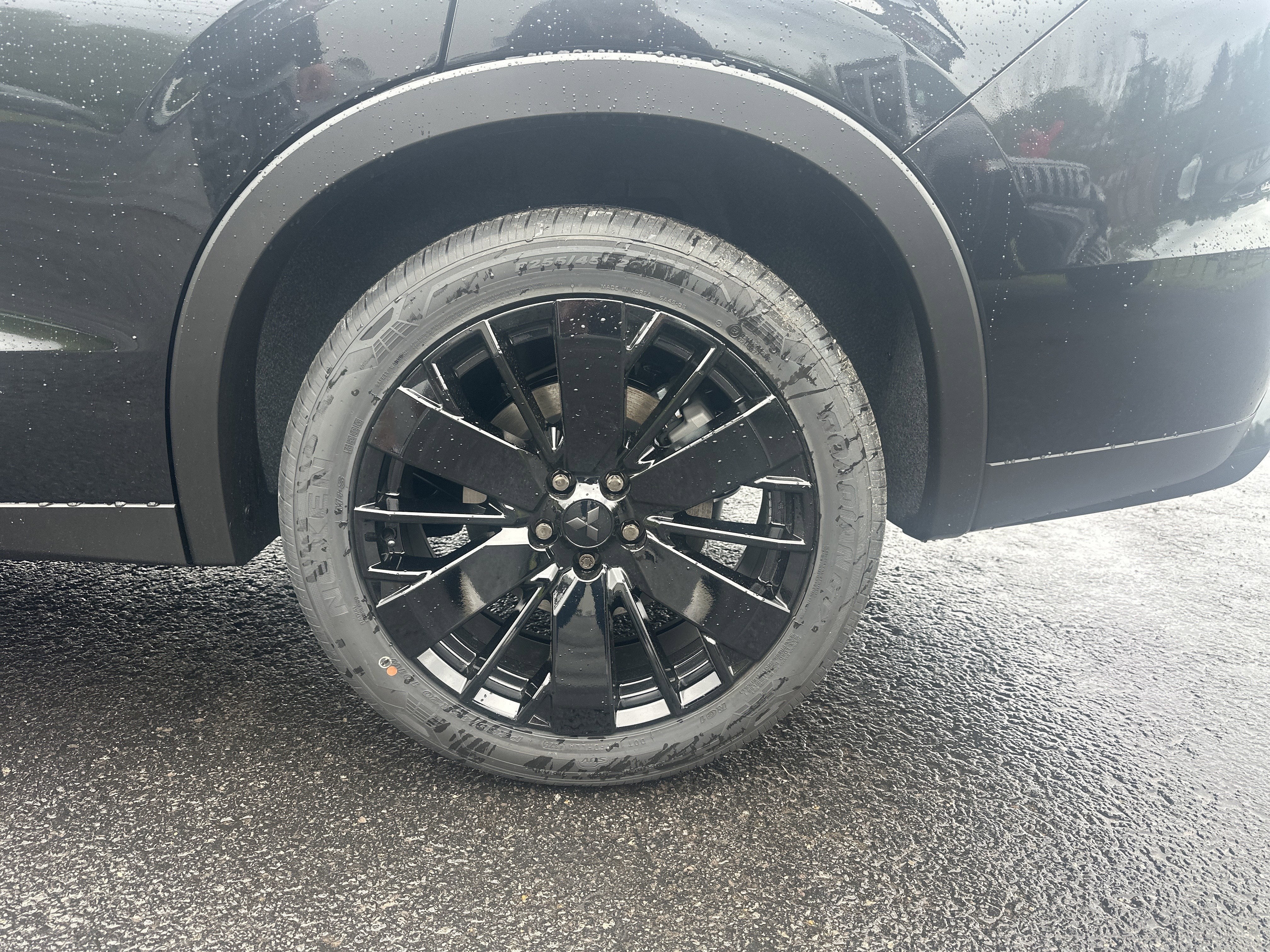 2026 Mitsubishi Outlander LE