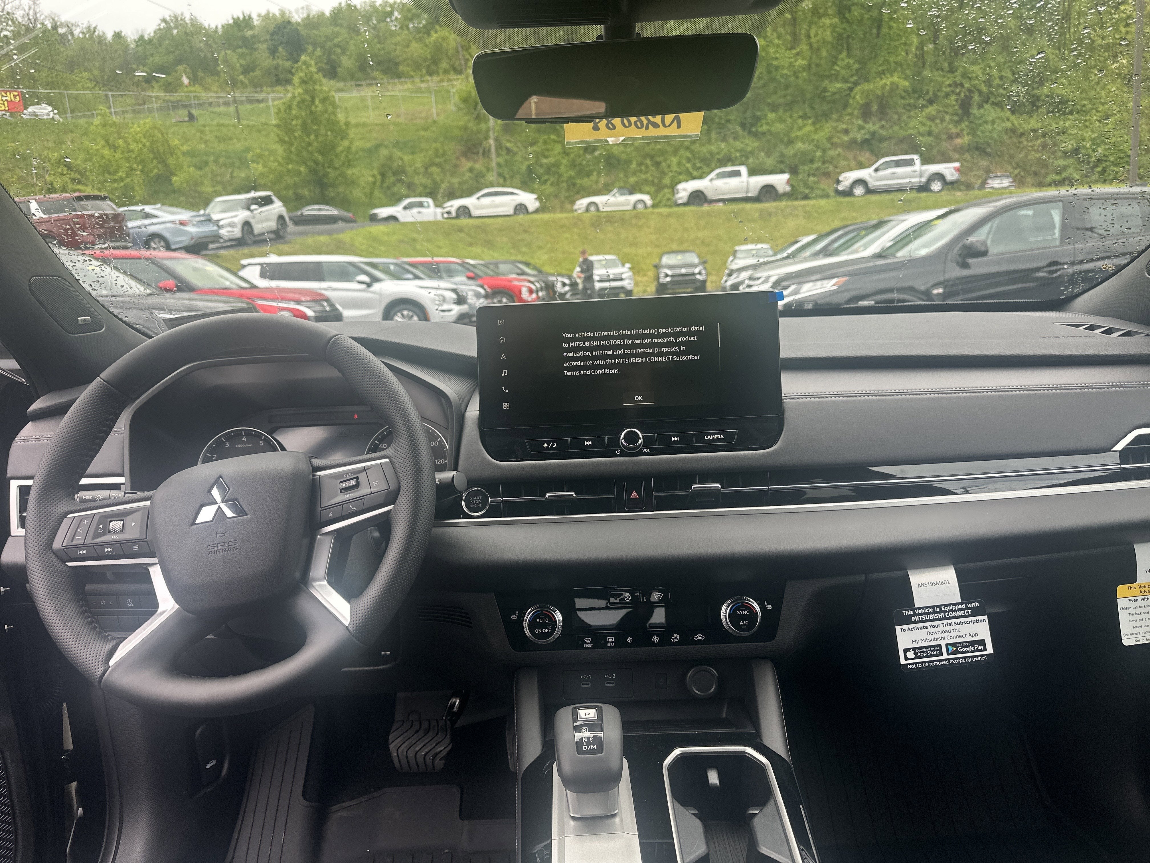 2026 Mitsubishi Outlander LE