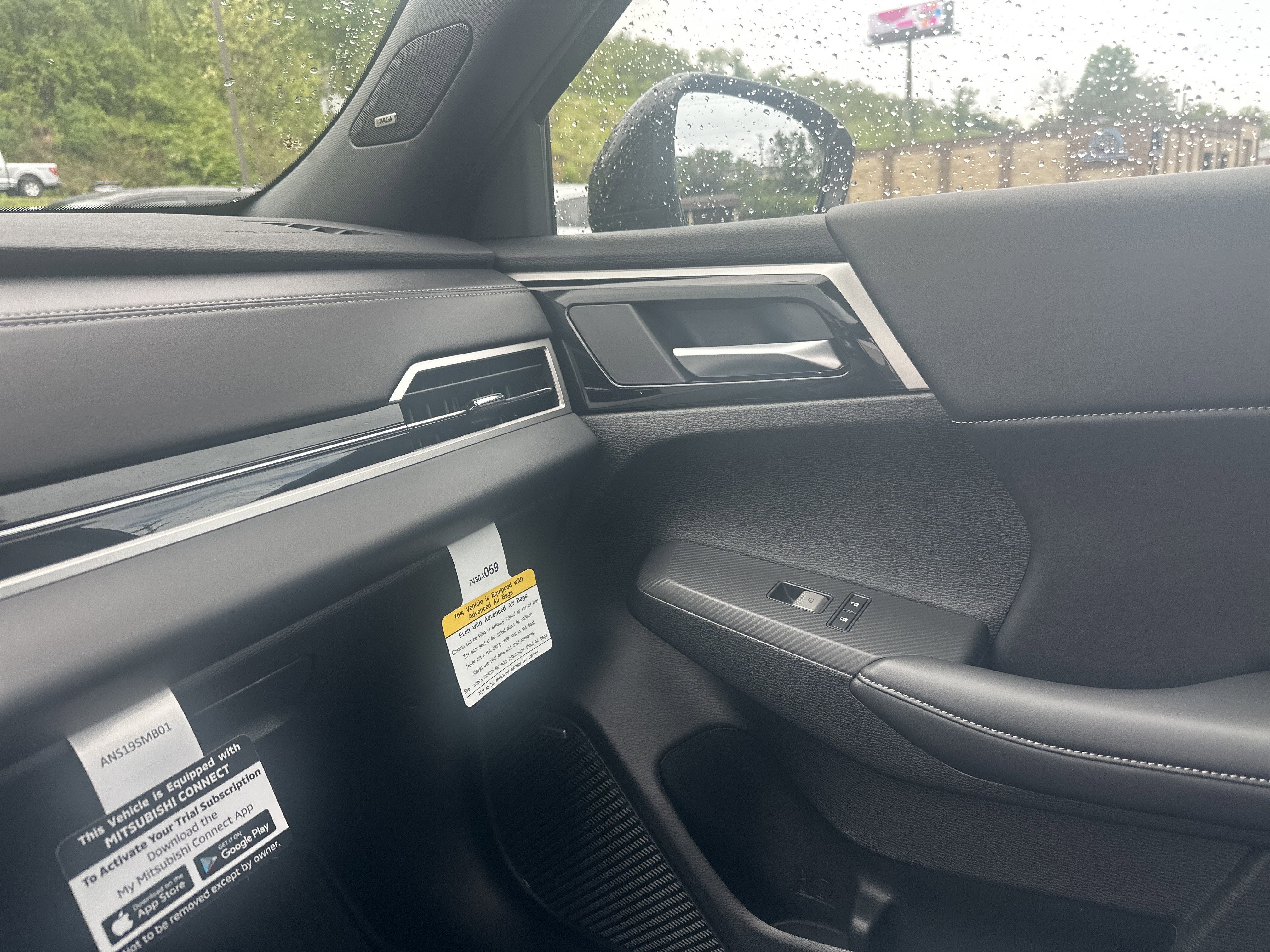 2026 Mitsubishi Outlander LE