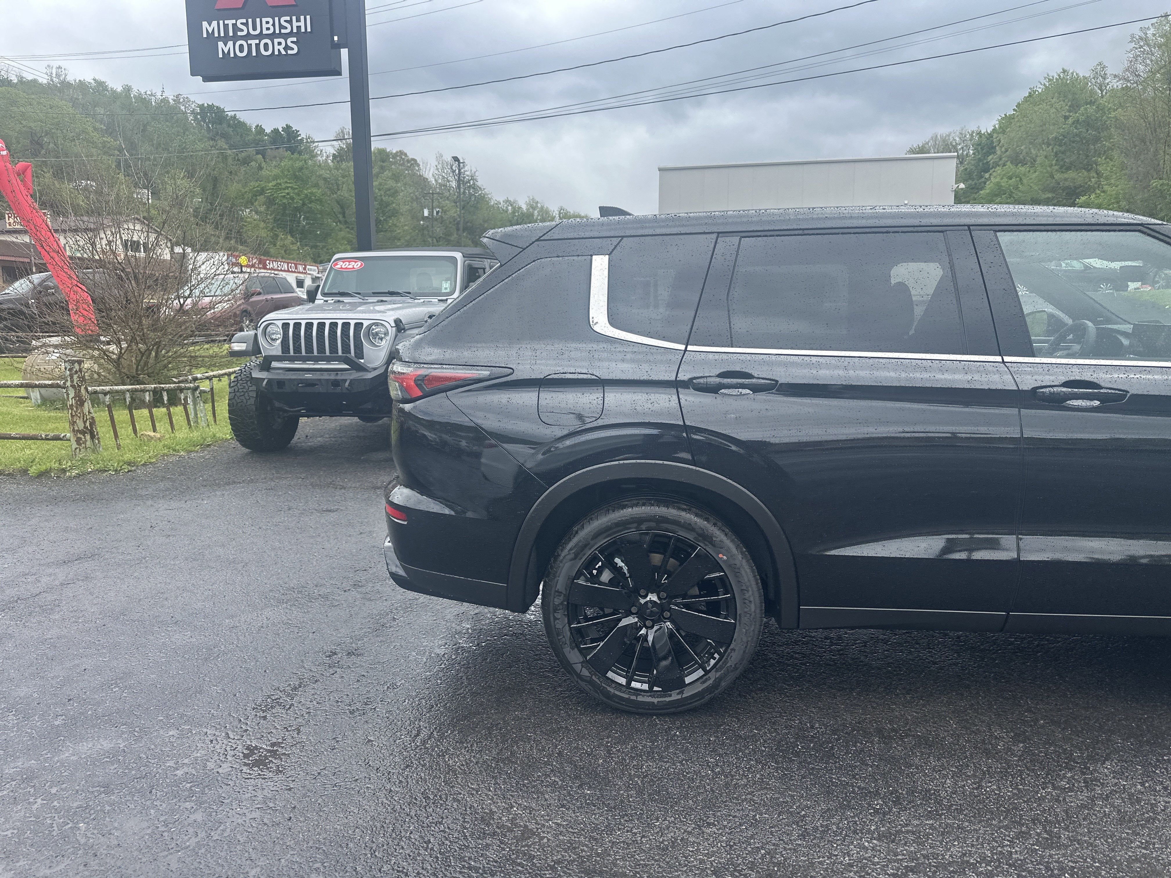 2026 Mitsubishi Outlander LE