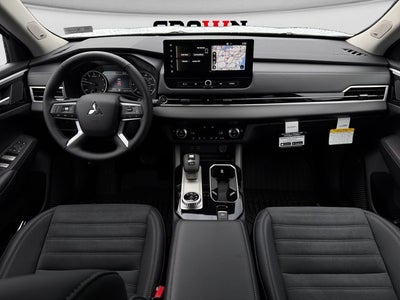 2026 Mitsubishi Outlander SE