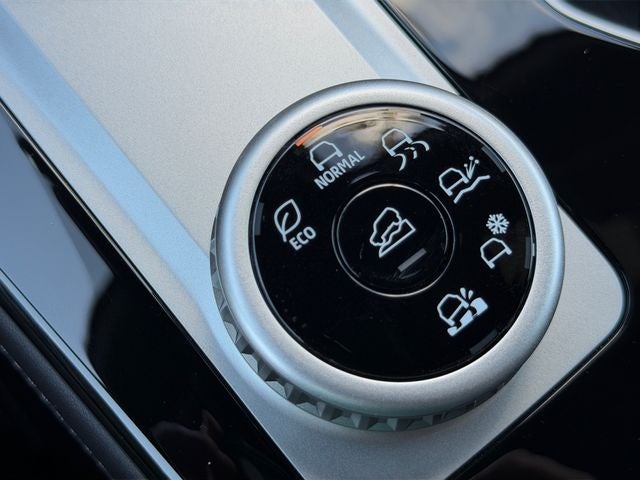 2026 Mitsubishi Outlander LE
