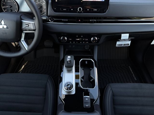 2026 Mitsubishi Outlander LE