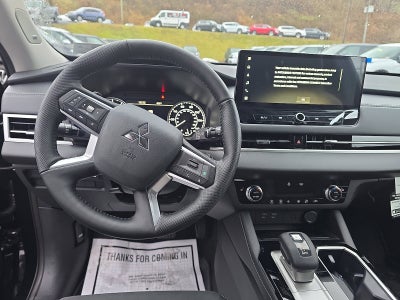 2026 Mitsubishi Outlander SE