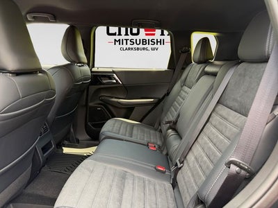 2026 Mitsubishi Outlander LE