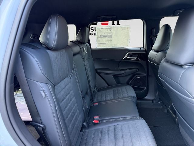 2026 Mitsubishi Outlander LE