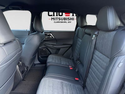 2026 Mitsubishi Outlander LE