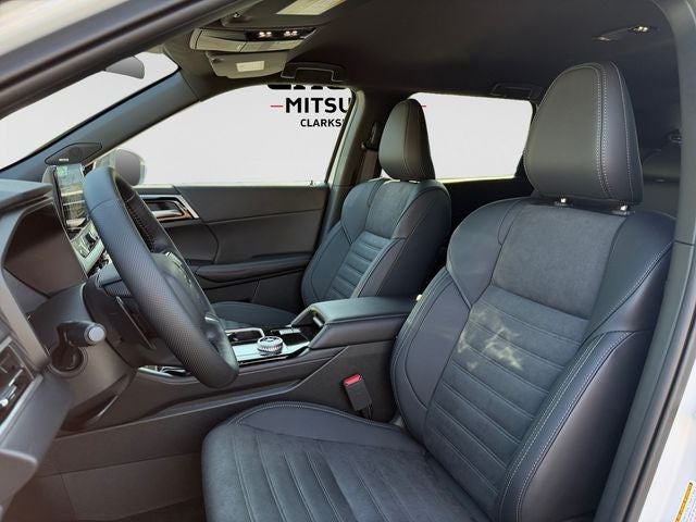 2026 Mitsubishi Outlander LE