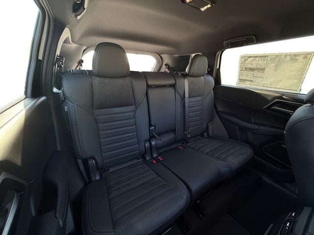 2026 Mitsubishi Outlander LE