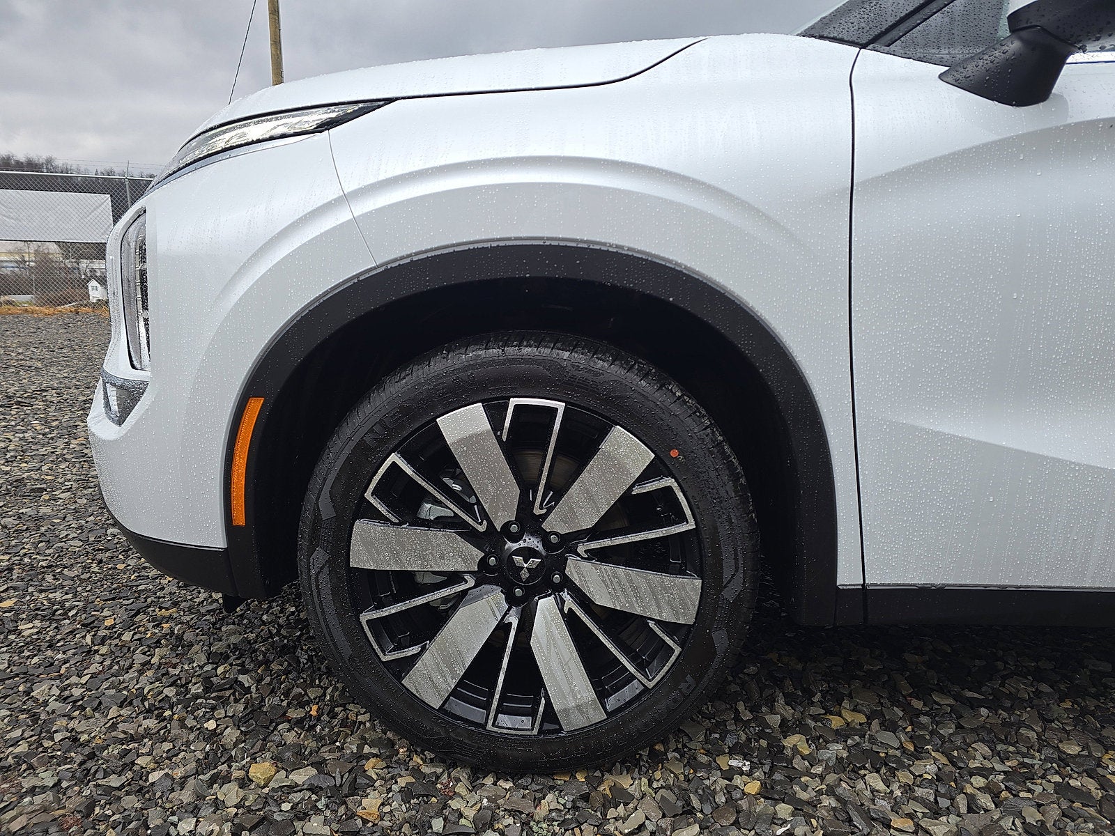 2026 Mitsubishi Outlander SE