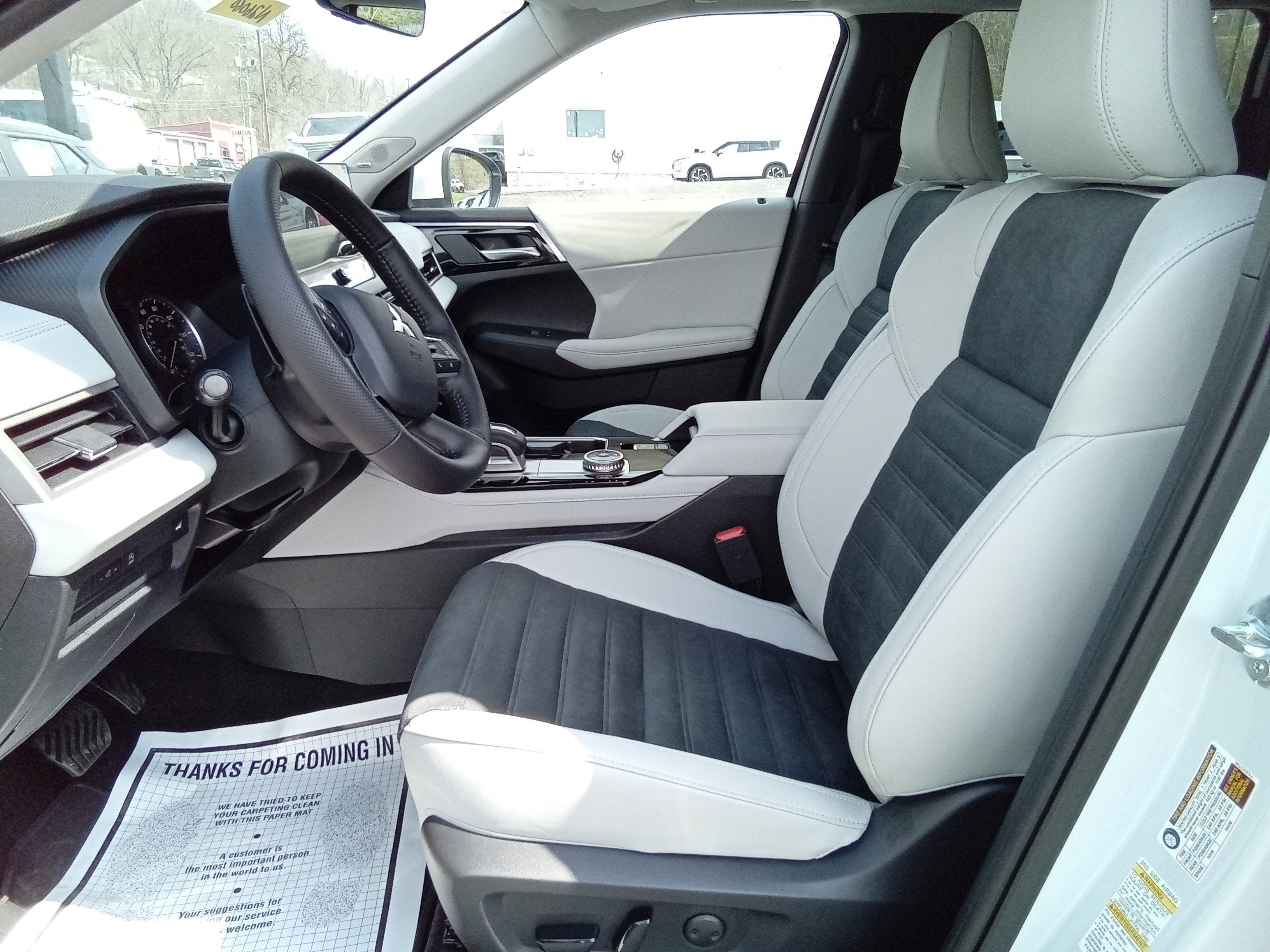 2026 Mitsubishi Outlander SE