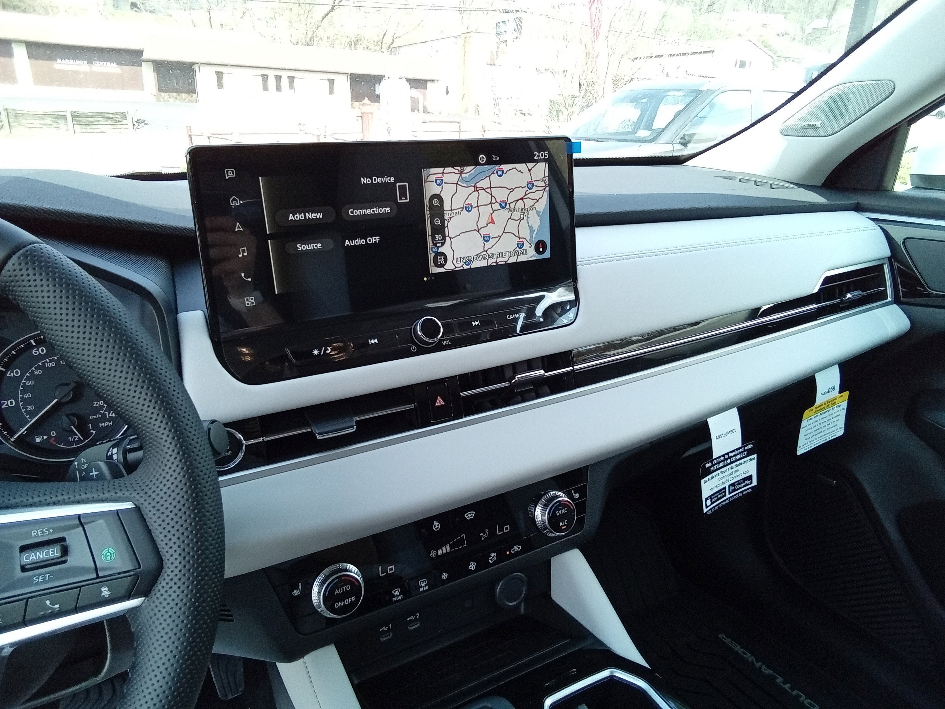 2026 Mitsubishi Outlander SE