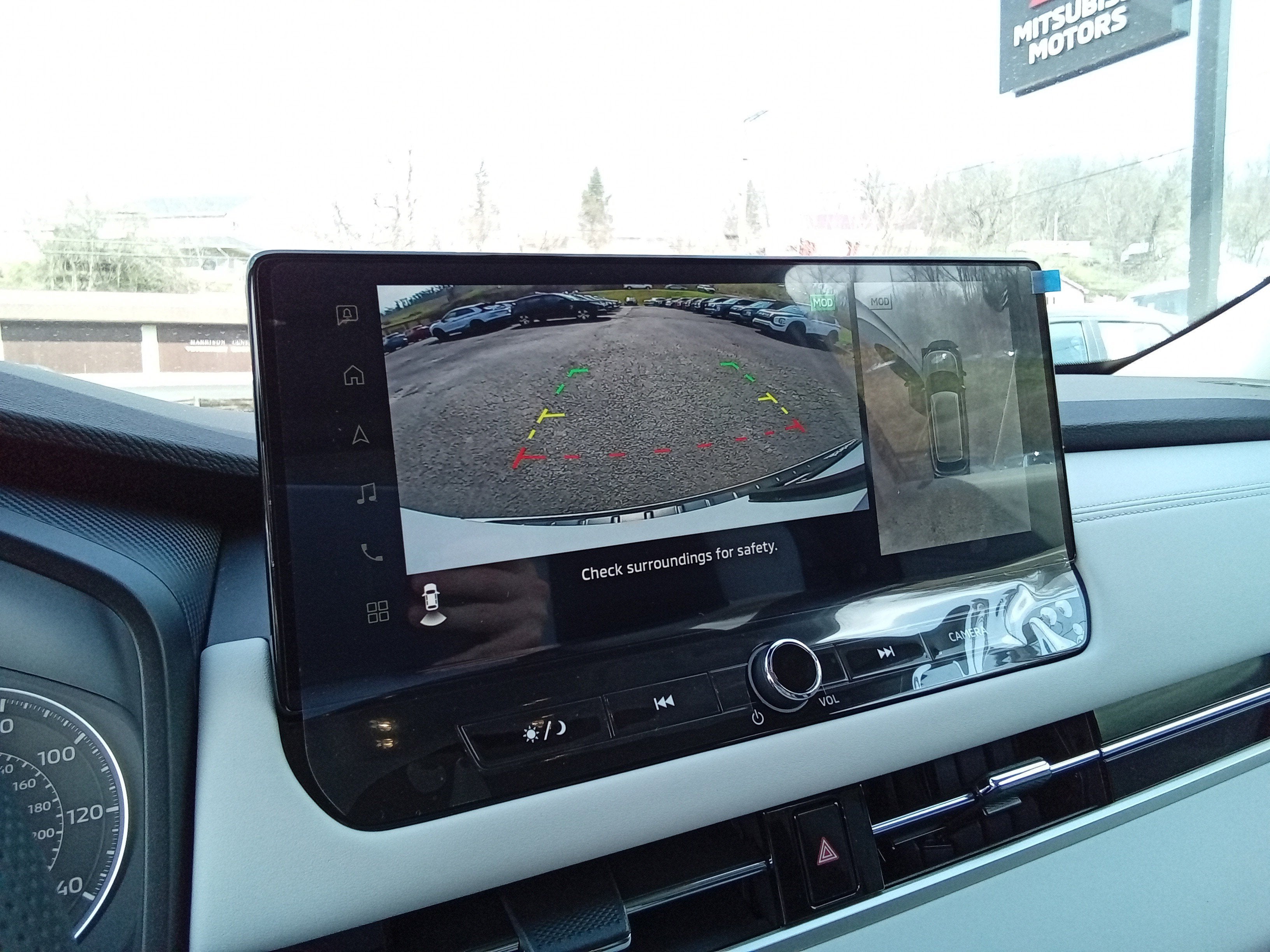 2026 Mitsubishi Outlander SE