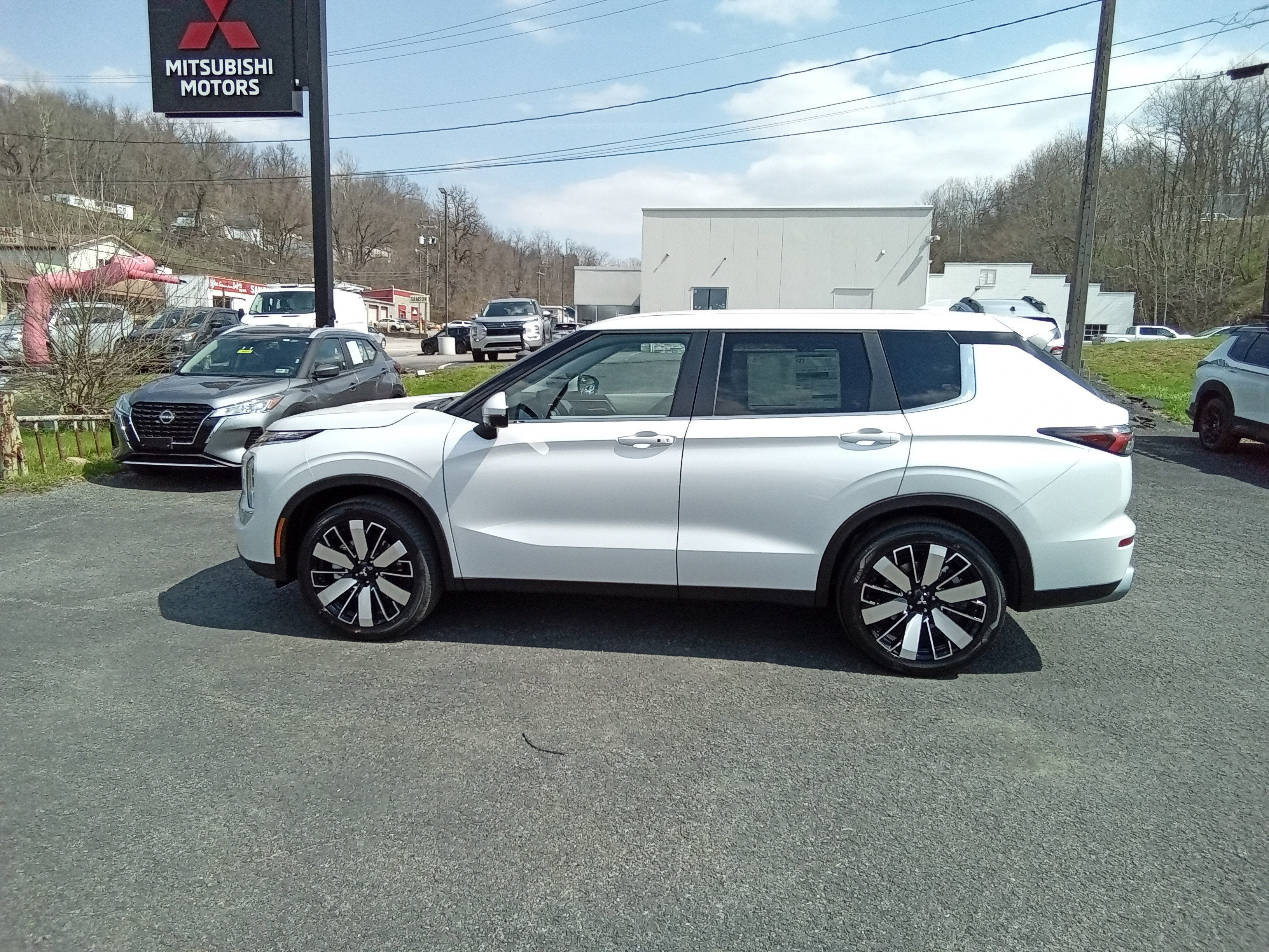 2026 Mitsubishi Outlander SE