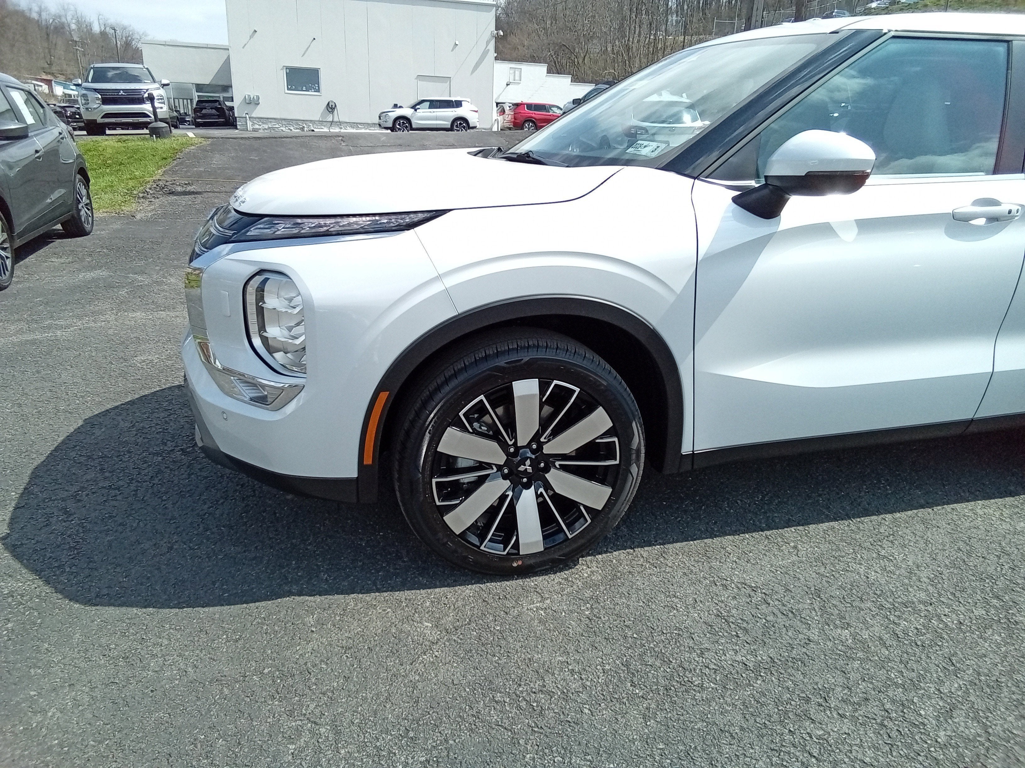 2026 Mitsubishi Outlander SE