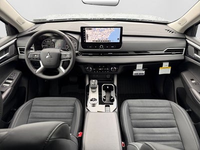 2026 Mitsubishi Outlander SE