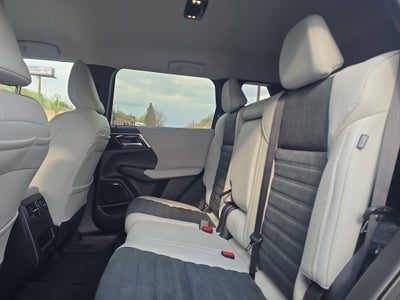 2026 Mitsubishi Outlander SE