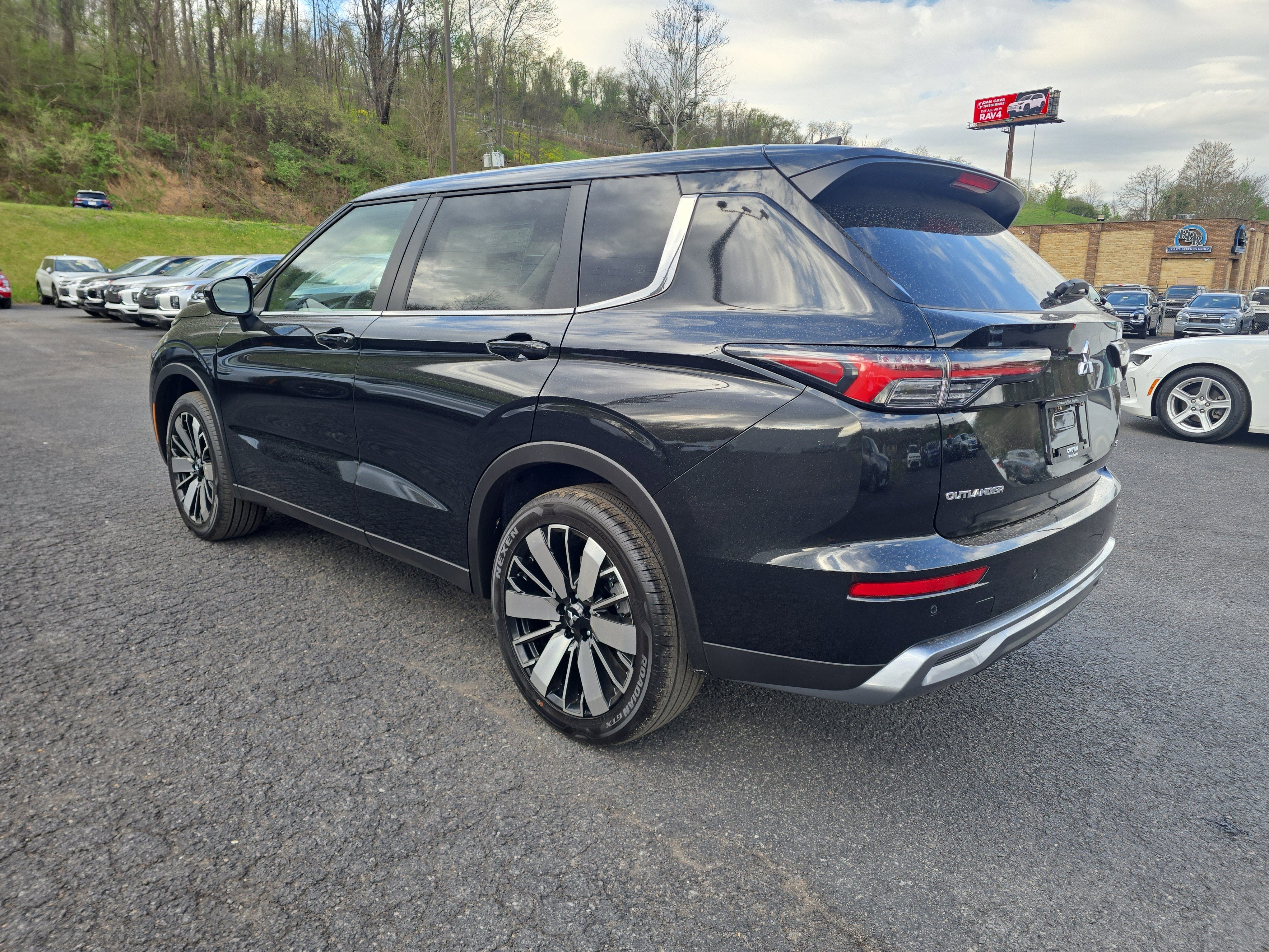 2026 Mitsubishi Outlander SE