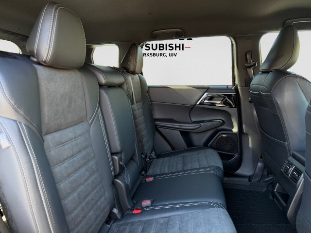 2026 Mitsubishi Outlander LE
