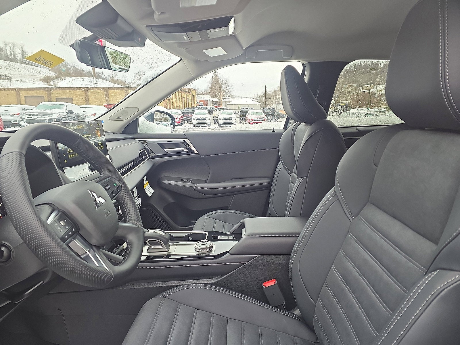 2026 Mitsubishi Outlander SE