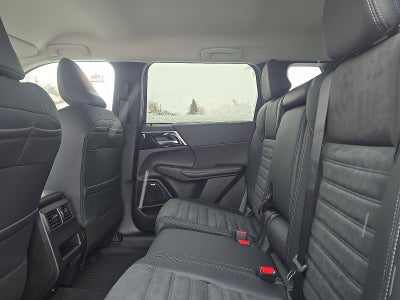 2026 Mitsubishi Outlander SE