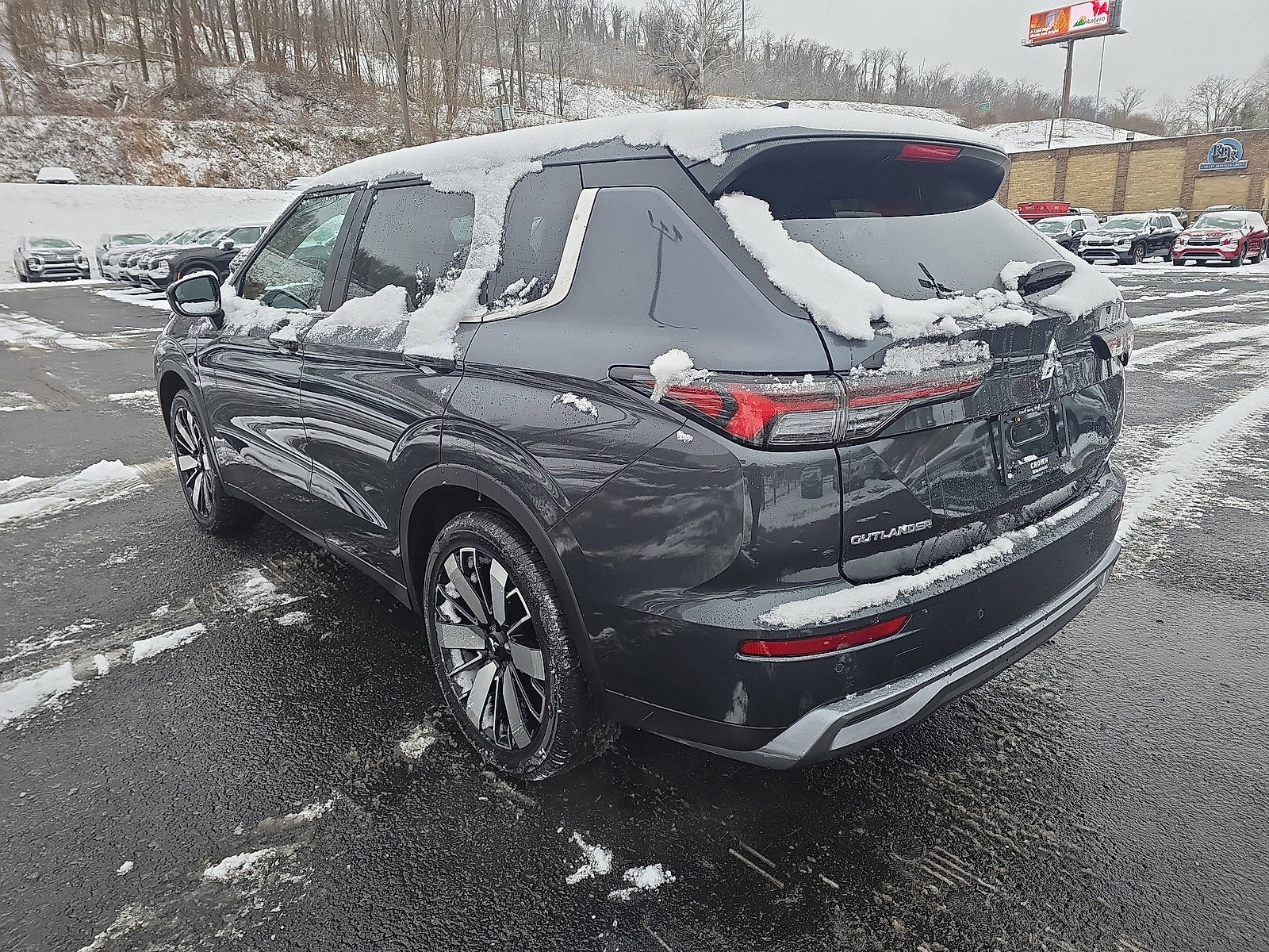 2026 Mitsubishi Outlander SE