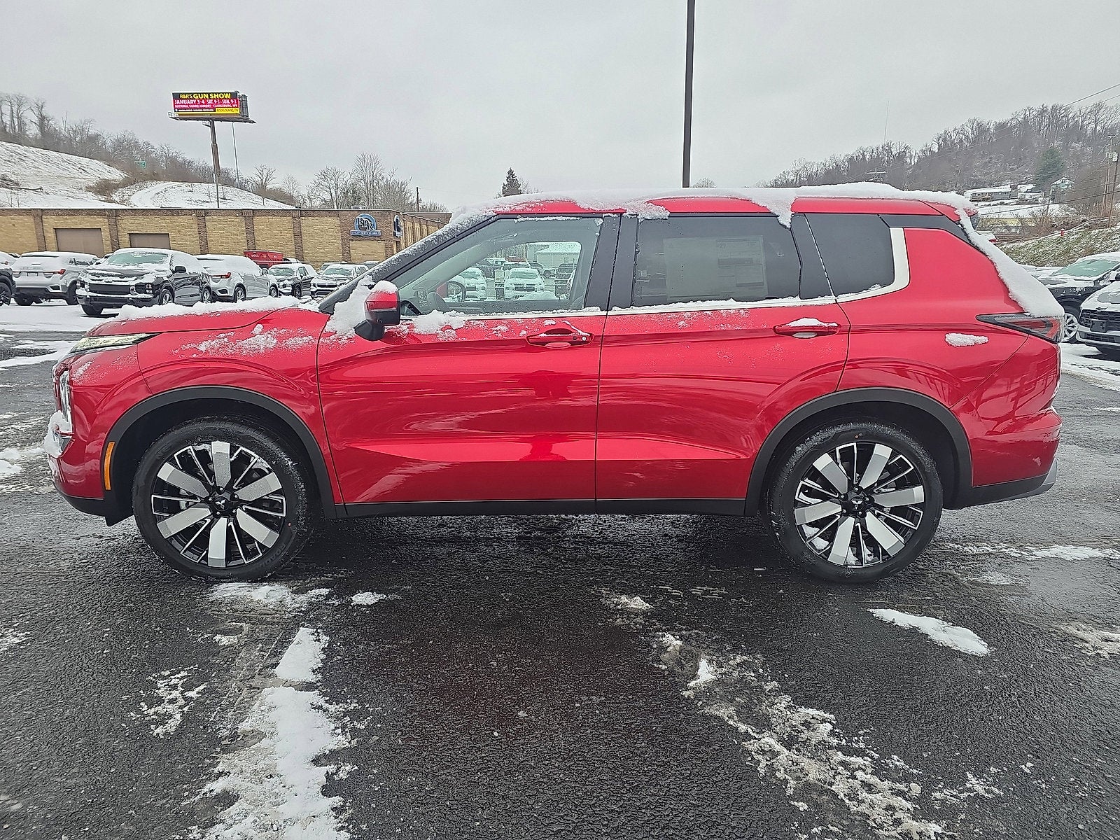 2026 Mitsubishi Outlander SE