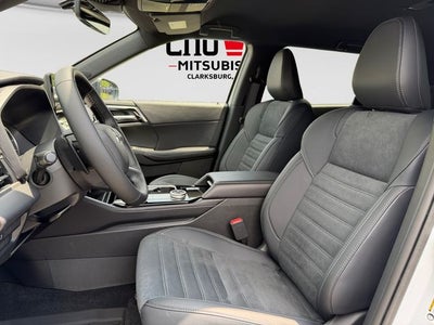 2026 Mitsubishi Outlander LE