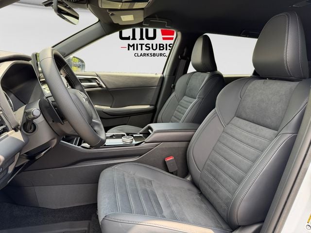 2026 Mitsubishi Outlander LE