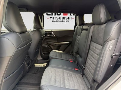 2026 Mitsubishi Outlander LE