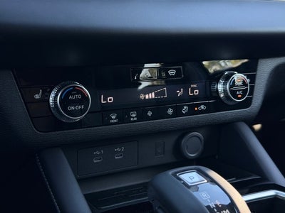 2026 Mitsubishi Outlander LE