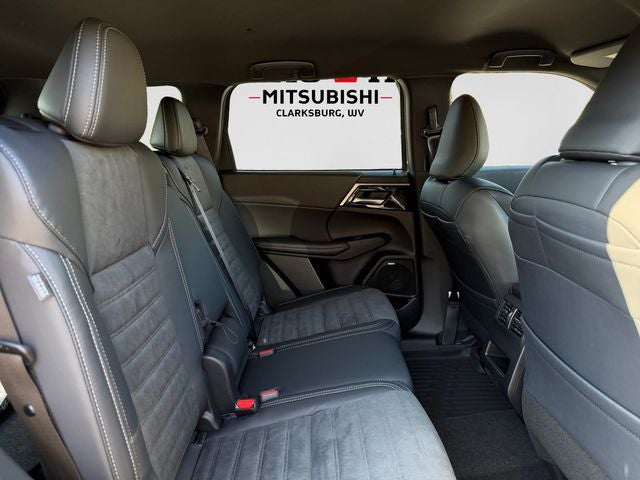 2026 Mitsubishi Outlander LE
